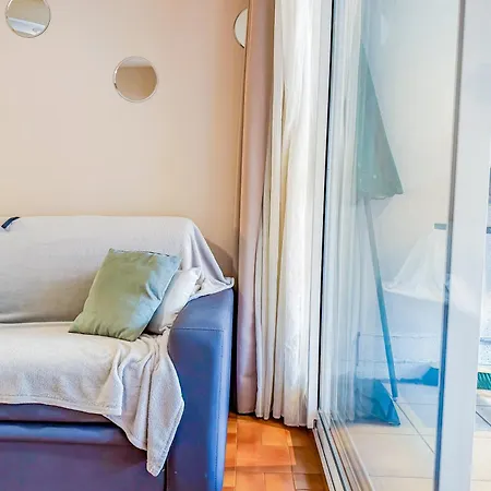 2 Personnes Proche Du Port Apartamento *